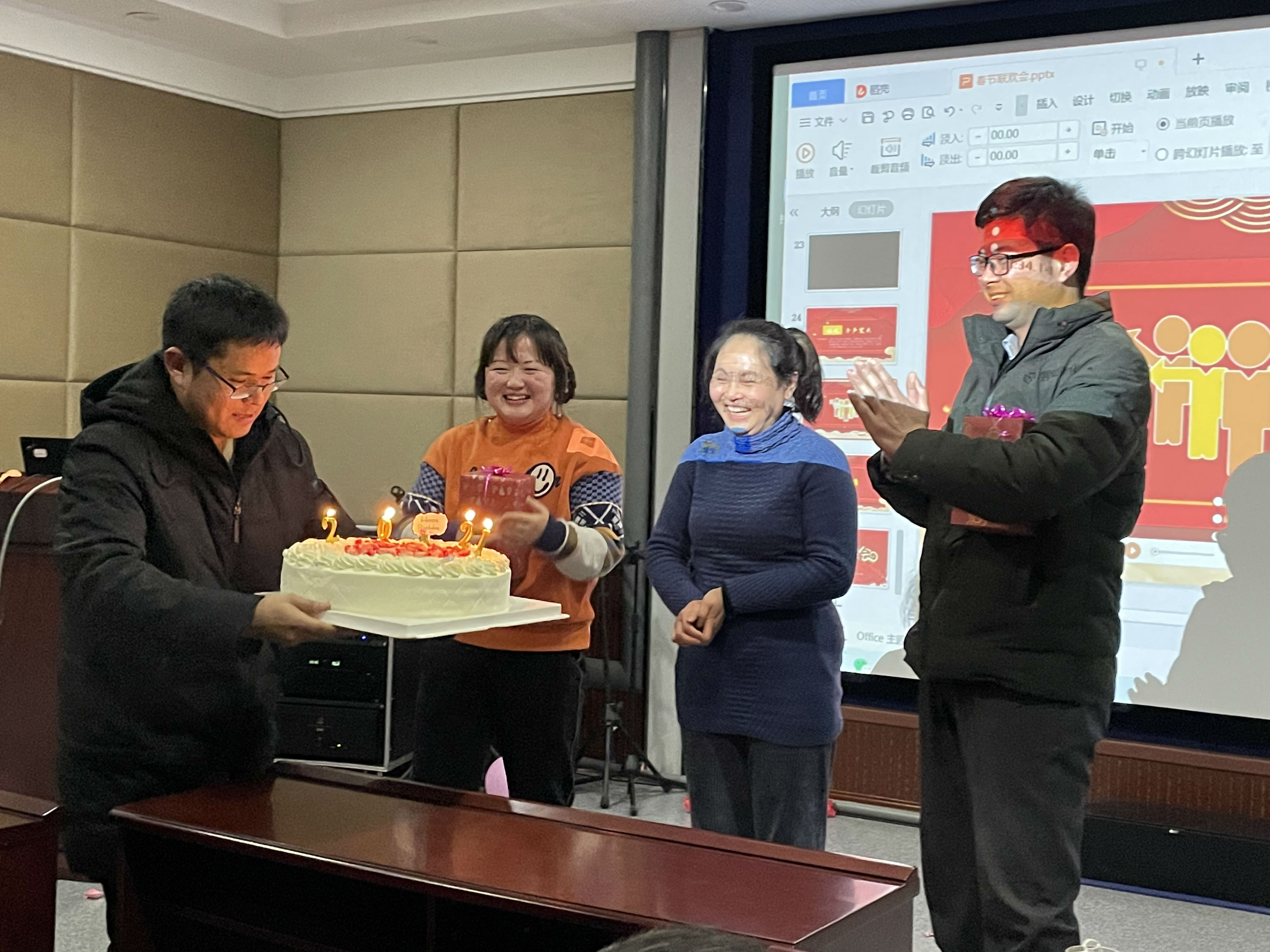图5 集体生日.jpg