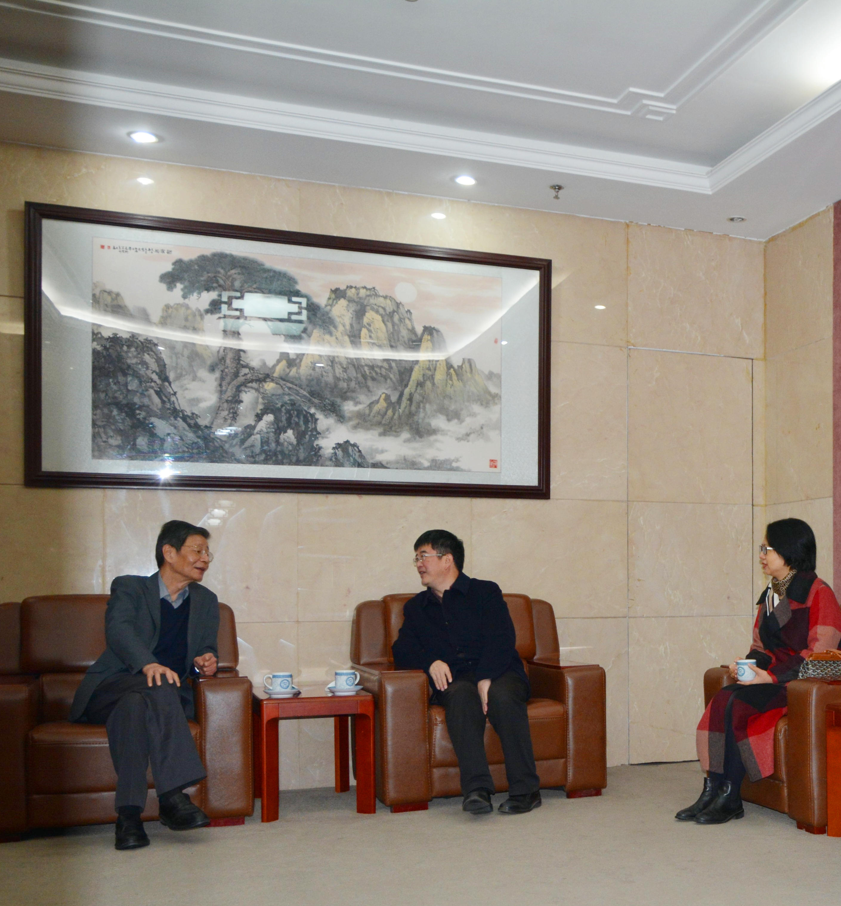 2.李旭锋书记会见科技部国合司一级巡视员阮湘平.jpg